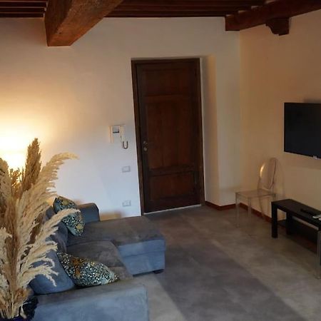 Loft Moderno Ubicato Nel Centro Storico Di Luccaアパートメント エクステリア 写真