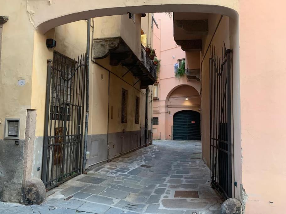 Loft Moderno Ubicato Nel Centro Storico Di Luccaアパートメント エクステリア 写真