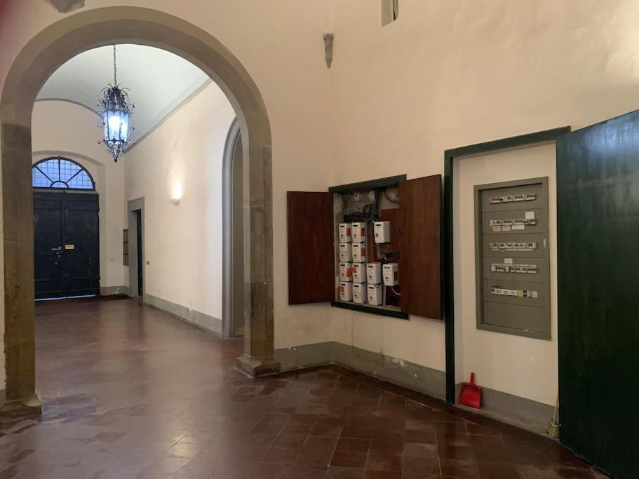 Loft Moderno Ubicato Nel Centro Storico Di Luccaアパートメント エクステリア 写真